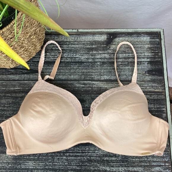 Le Mystere Nude Wire Free lightly padded Contour Cup Bra 32D - Picture 1 of 7